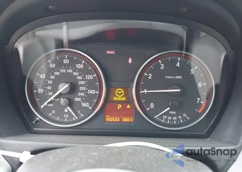 2006 BMW 330I z USA, uszkodzony, nr VIN WBAVB33516PS14615